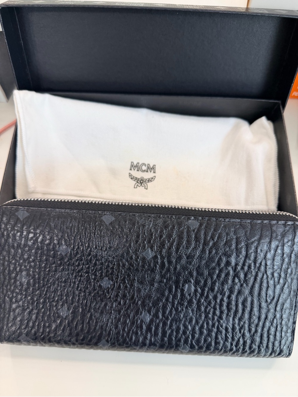 Black MCM wallet - Picture 8 of 13